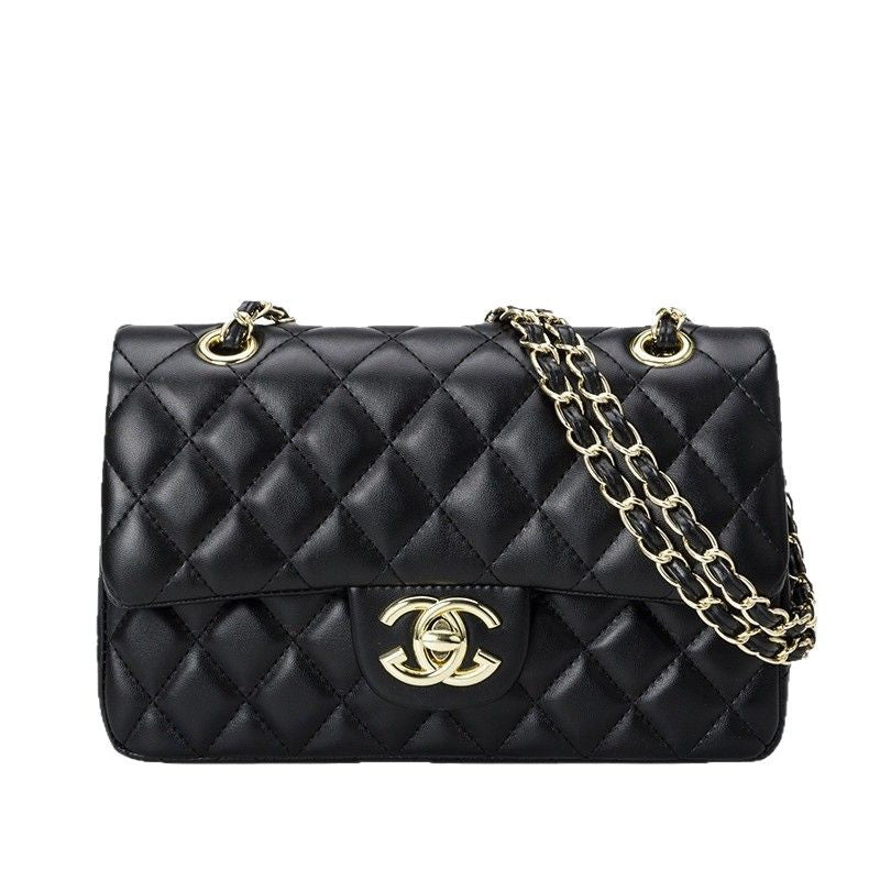 Chanel โ๐ฝ ๐๐น๐ฎ๐๐๐ถ๐ฐ ๐๐น๐ฎ๐ฝ in Black Lambskin